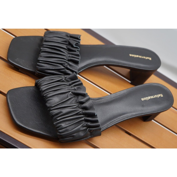 New Reformation Shereen Ruched Block Heel in Black Women 9.5 EUC - Picture 2 of 13